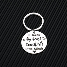 Load image into Gallery viewer, Christmas Teacher Appreciation Keychain Gifts for Teachers Women Men Teacher’s Day Xmas Graduation Gift for Schoolteacher Tutor Mentor It Takes A Big Heart to Teach Little Minds Thank You Jewelry