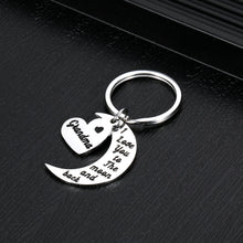 Load image into Gallery viewer, Grandma Gifts Keychain for Grandma Grandmother Women from Grandson Granddaughter Grandparents Day Christmas Birthday Gift from Grandchildren I Love You to The Moon and Back Grandma Jewelry Presen