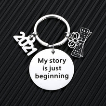 Load image into Gallery viewer, 2021 Graduation Gifts for Women Him 2021 Senior Keychain for Her Men Student Graduate Inspirational Grad Idea for Son Daughter Teen from College High School Jewelry Present Gift for Boy Girl