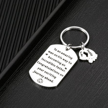 Load image into Gallery viewer, New Dad Gifts Daddy to Be Keychain Pregnancy Baby Born Announcement Gifts for Men New Dad First Time Father Pa Father’s Day Congratulations Birthday Anniversary Christmas Gifts for Him Male Jewelry