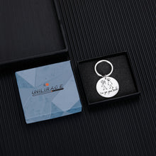 Load image into Gallery viewer, Funny Best Friend Keychain Gifts for Friends BFF Besties Companion I’ve Got Your Back Gift for Son Daughter Brother Sister Birthday Christmas Graduation Jewelry for Women Men Friendship Presents

